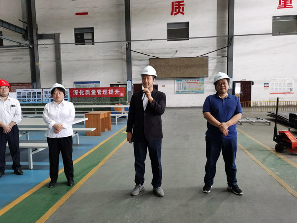 湖南航天副总经理，通博TBET环保党总支书记、董事长宋卫武一行慰问了国庆假期仍坚守在工作岗位和持续奋战在一线的工作人员